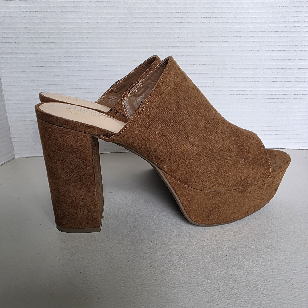 Y NOT? Brown Platform Suede Look Heels 10M